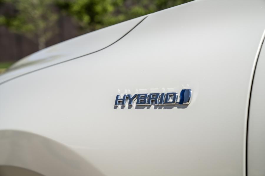 Логотип Toyota Venza Hybrid XLE 2020 года  (фото 26 из 35)